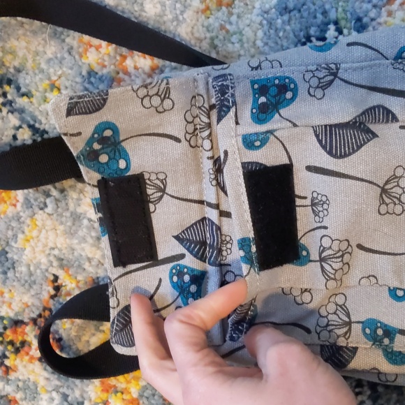 Kavu Crossbody and Wallet - Picture 3 of 13